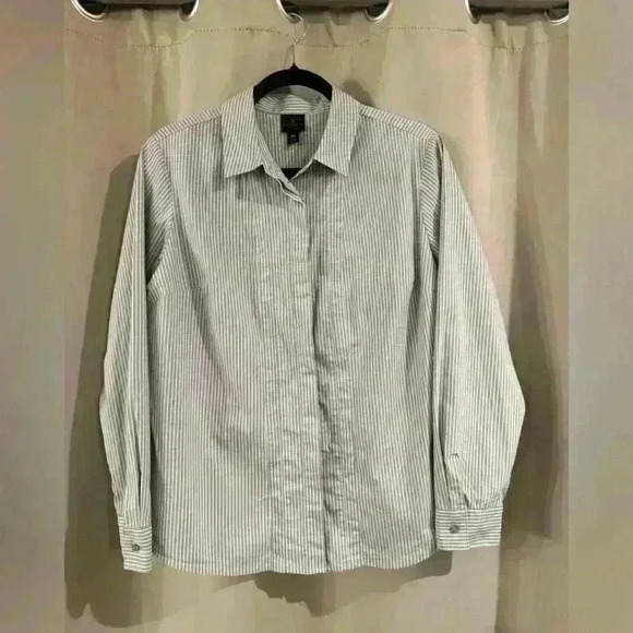 Women’s Gray&White Striped Worthington Button Down - Picture 1 of 6